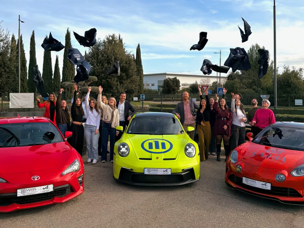 Equipe SABBA 2026 doudounes en l'air